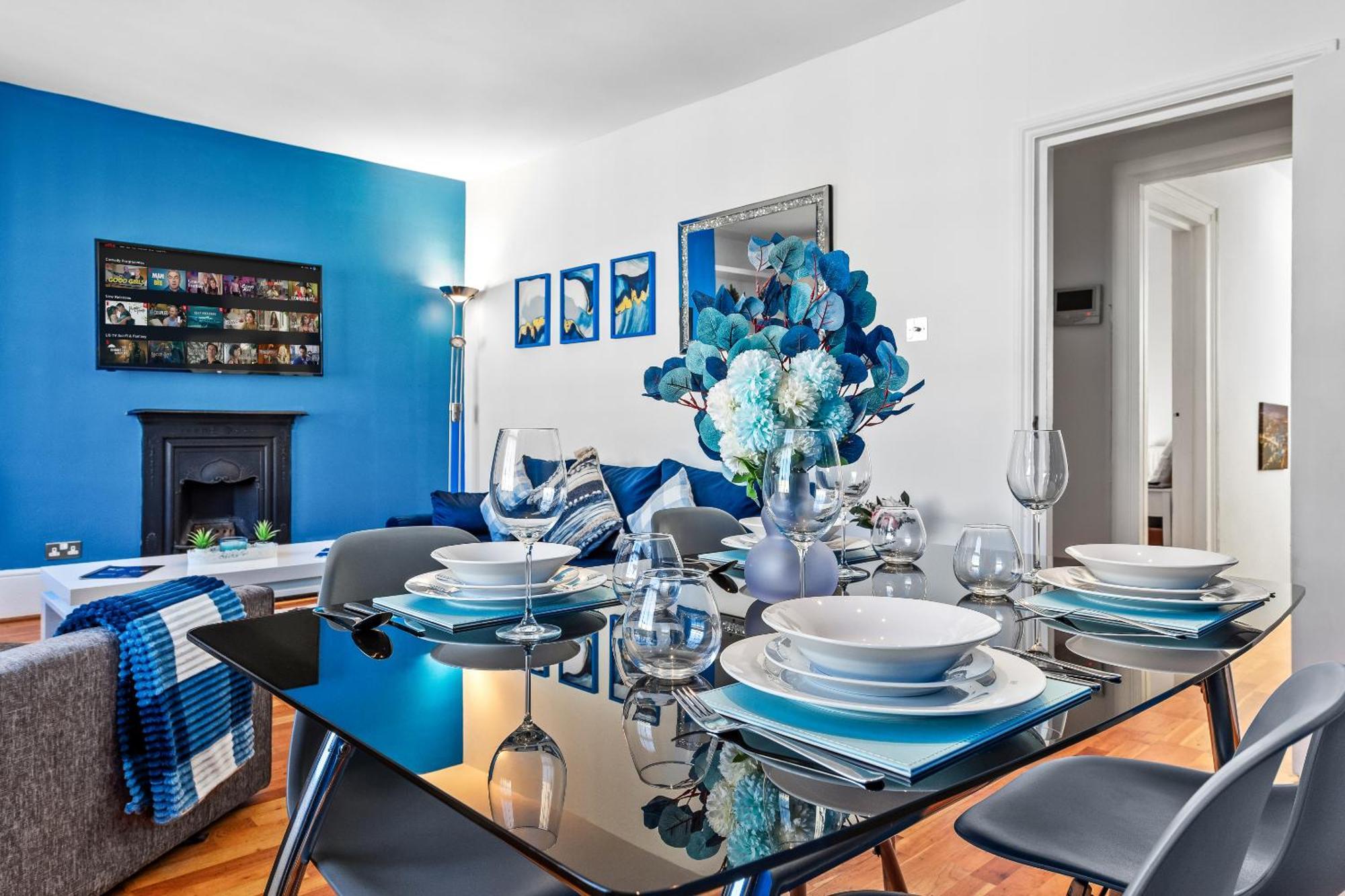 Balcony Blue Theme 1 Bedroom Central London Luxury Flat Near Hyde Park! Accommodates Up To 6! Double Sofa Bed And Next To Station! Zewnętrze zdjęcie