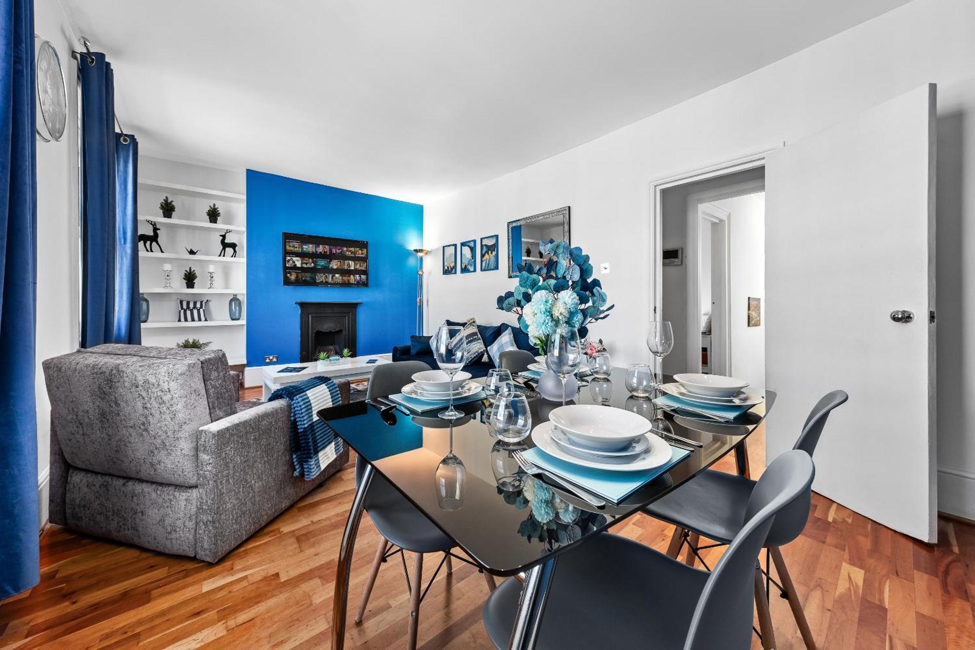 Balcony Blue Theme 1 Bedroom Central London Luxury Flat Near Hyde Park! Accommodates Up To 6! Double Sofa Bed And Next To Station! Zewnętrze zdjęcie