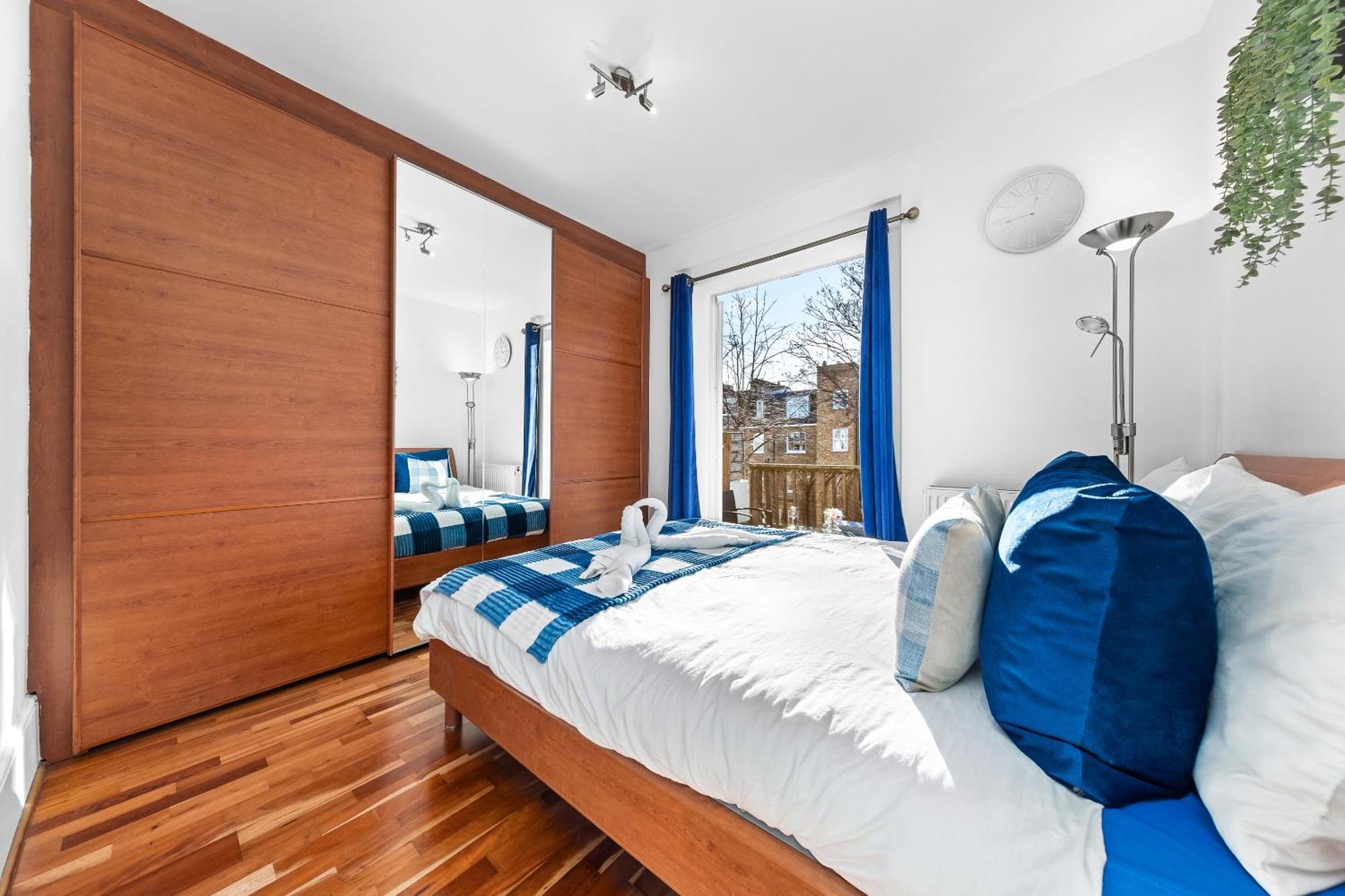 Balcony Blue Theme 1 Bedroom Central London Luxury Flat Near Hyde Park! Accommodates Up To 6! Double Sofa Bed And Next To Station! Zewnętrze zdjęcie