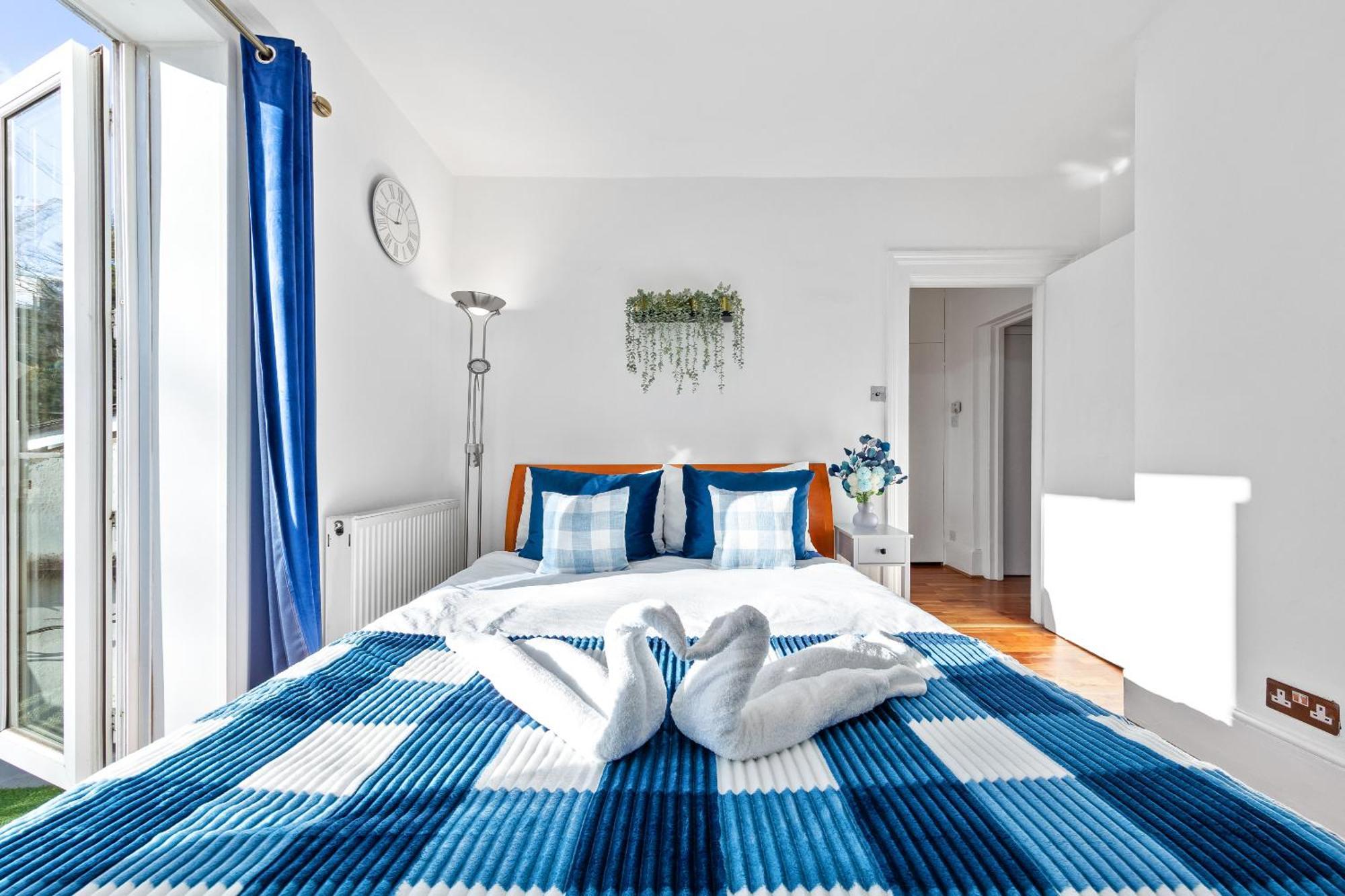 Balcony Blue Theme 1 Bedroom Central London Luxury Flat Near Hyde Park! Accommodates Up To 6! Double Sofa Bed And Next To Station! Zewnętrze zdjęcie