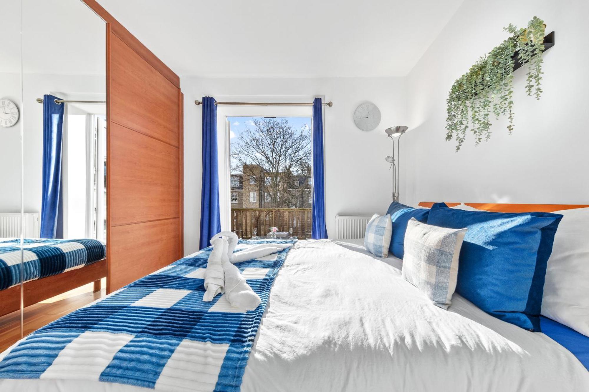 Balcony Blue Theme 1 Bedroom Central London Luxury Flat Near Hyde Park! Accommodates Up To 6! Double Sofa Bed And Next To Station! Zewnętrze zdjęcie