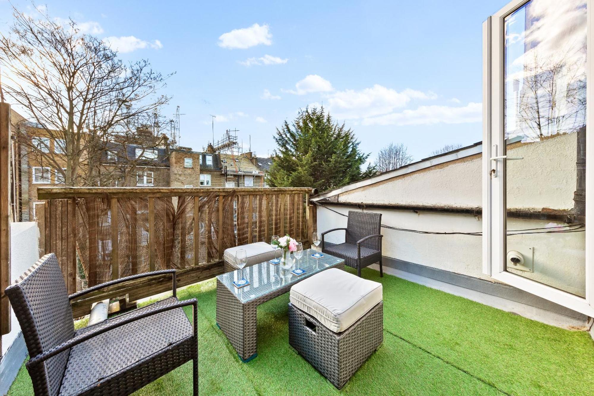 Balcony Blue Theme 1 Bedroom Central London Luxury Flat Near Hyde Park! Accommodates Up To 6! Double Sofa Bed And Next To Station! Zewnętrze zdjęcie