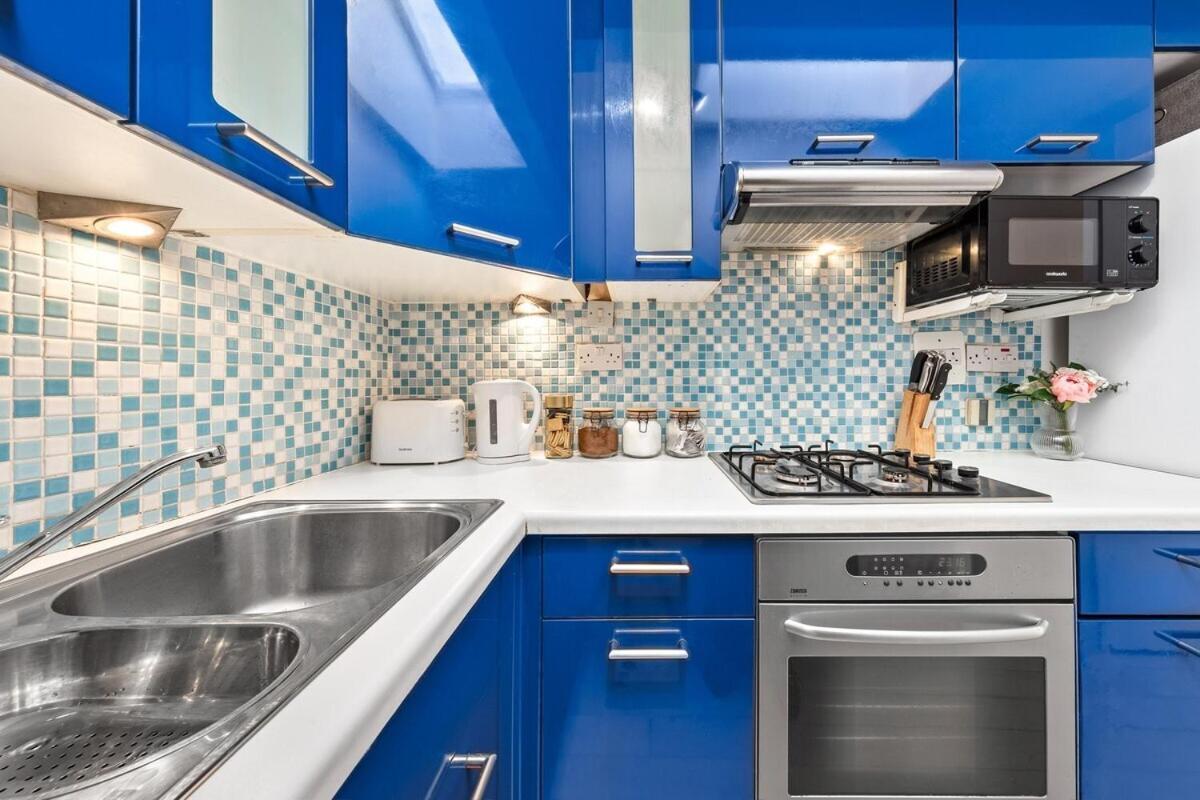 Balcony Blue Theme 1 Bedroom Central London Luxury Flat Near Hyde Park! Accommodates Up To 6! Double Sofa Bed And Next To Station! Zewnętrze zdjęcie